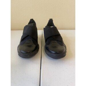 BCBG Maxazria Sneaker Black Women's sz 6.5